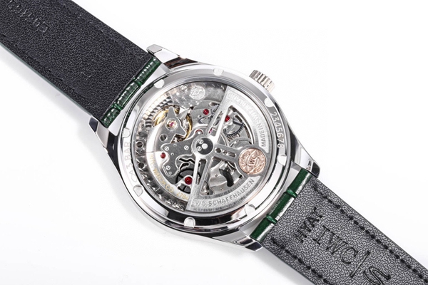 アイ・ダブリュー・シー着用イメージ